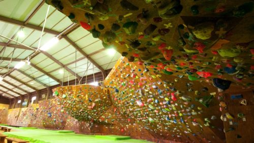 静岡県のクライミング施設「クライミング JAM（ジャム） 静岡店」